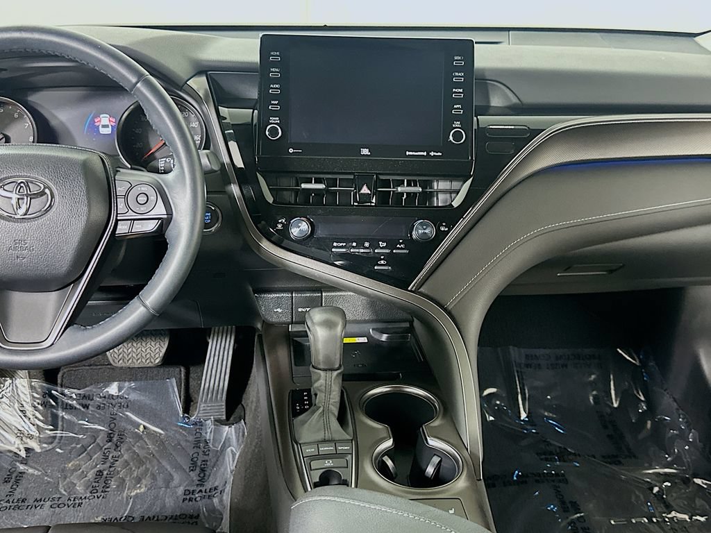 Used 2022 Toyota Camry XSE FWD image 17