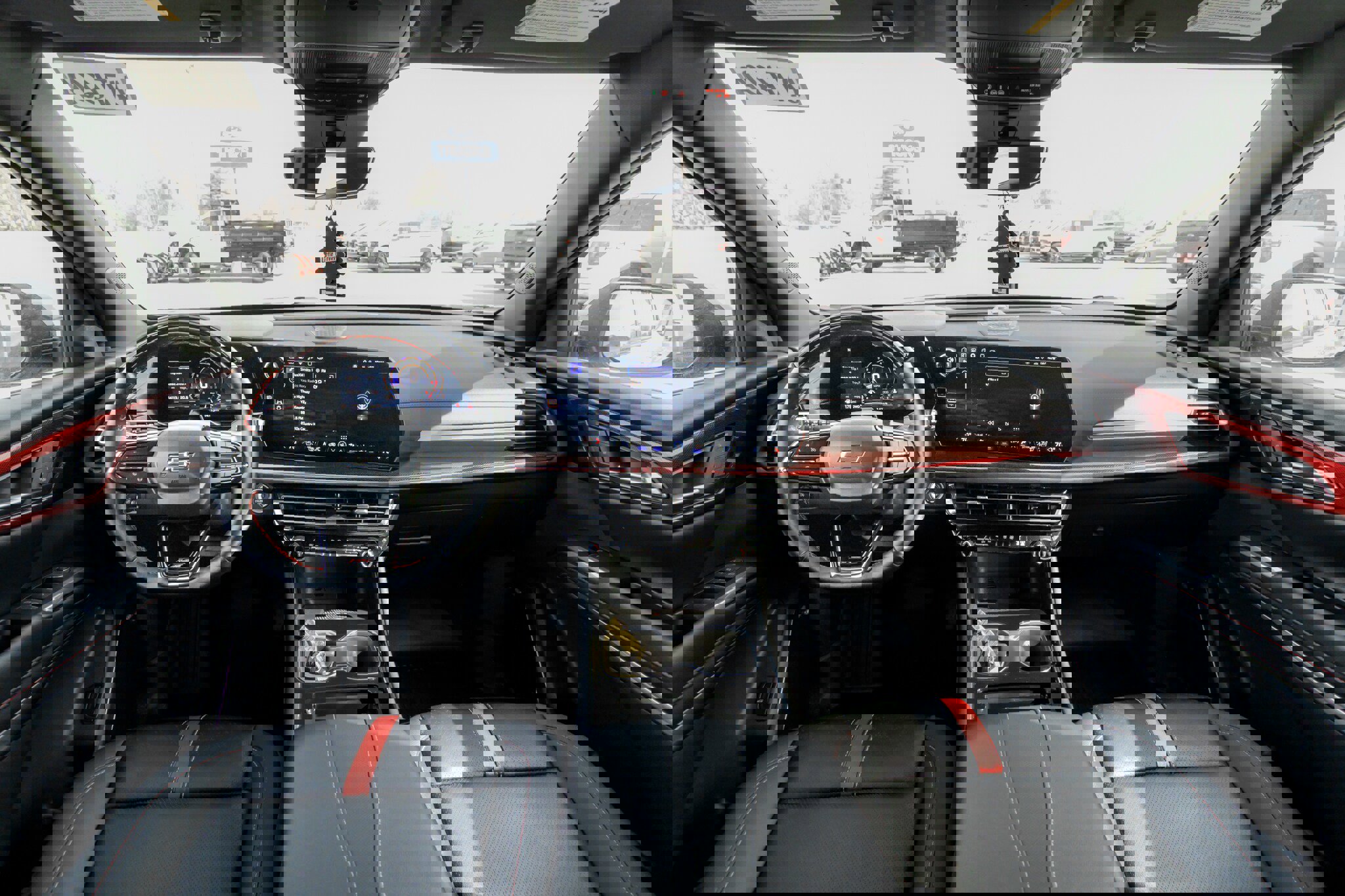 Used 2025 Chevrolet Traverse RS AWD/4WD image 11