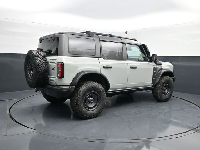 Used 2024 Ford Bronco Everglades image 9