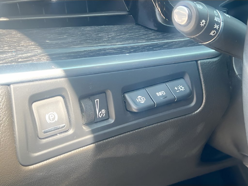Used 2023 Cadillac XT5 Premium Luxury w/ Technology Package FWD image 10