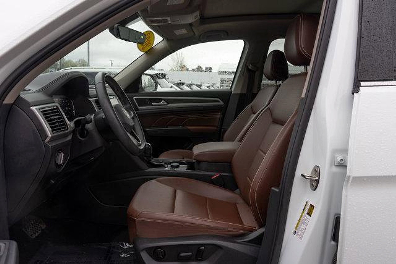 Certified 2023 Volkswagen Atlas SE w/ Panoramic Sunroof Package AWD/4WD image 12