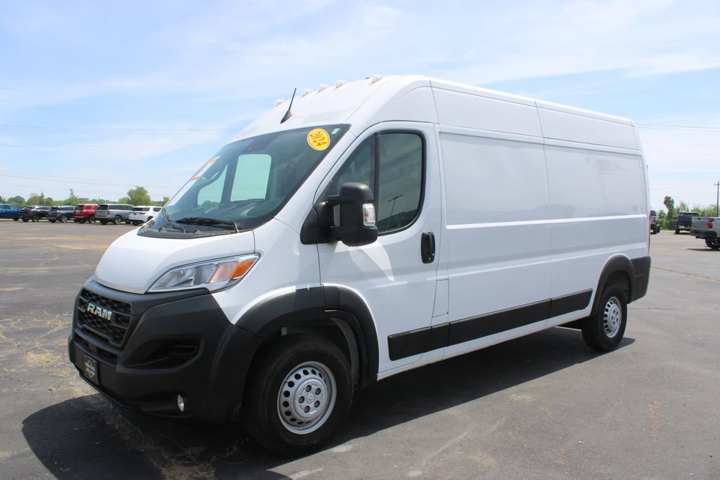 Used 2024 RAM ProMaster 2500 w/ Convenience Group FWD image 4