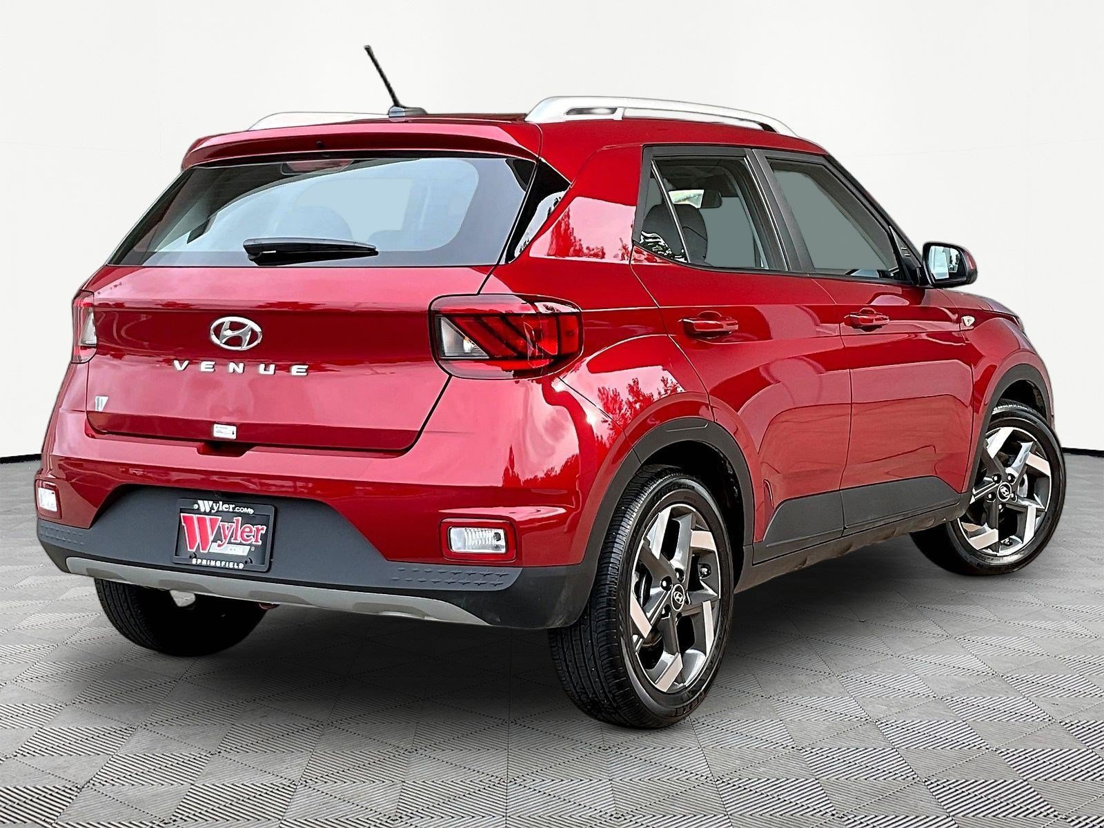 Used 2026 Hyundai Venue SEL FWD image 6