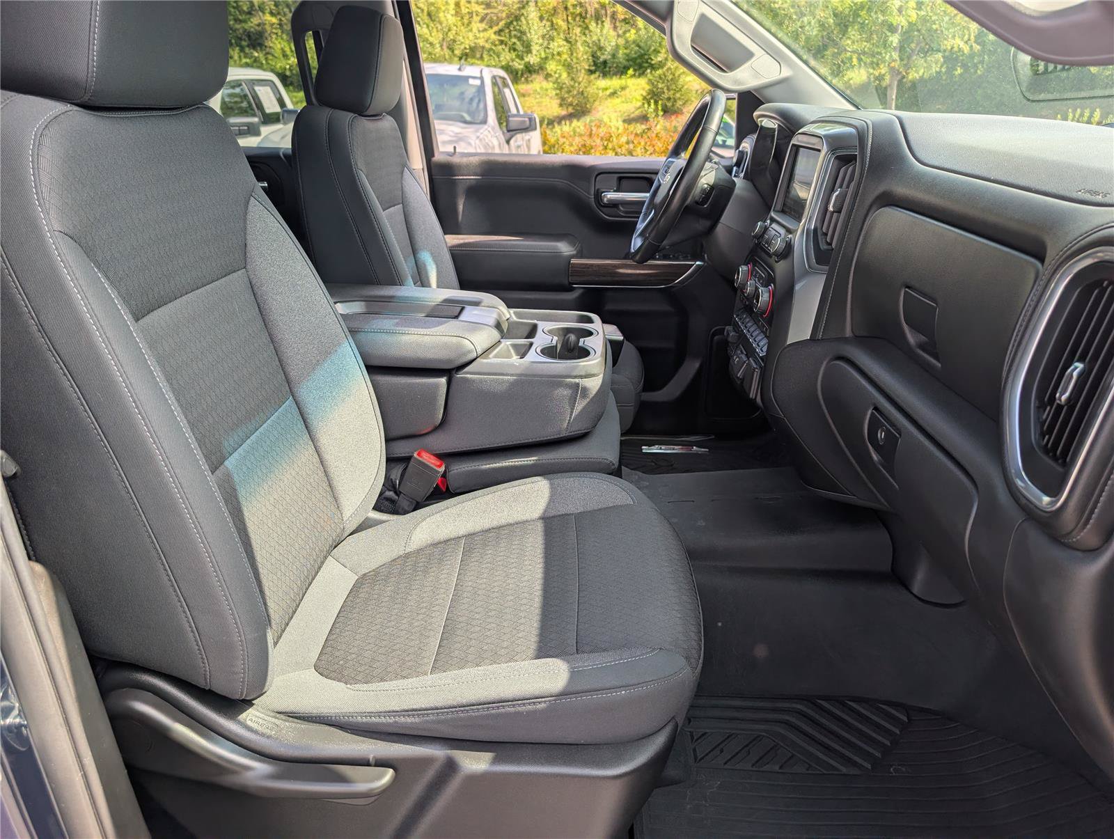Used 2020 Chevrolet Silverado 1500 LT w/ All-Star Edition AWD/4WD image 11