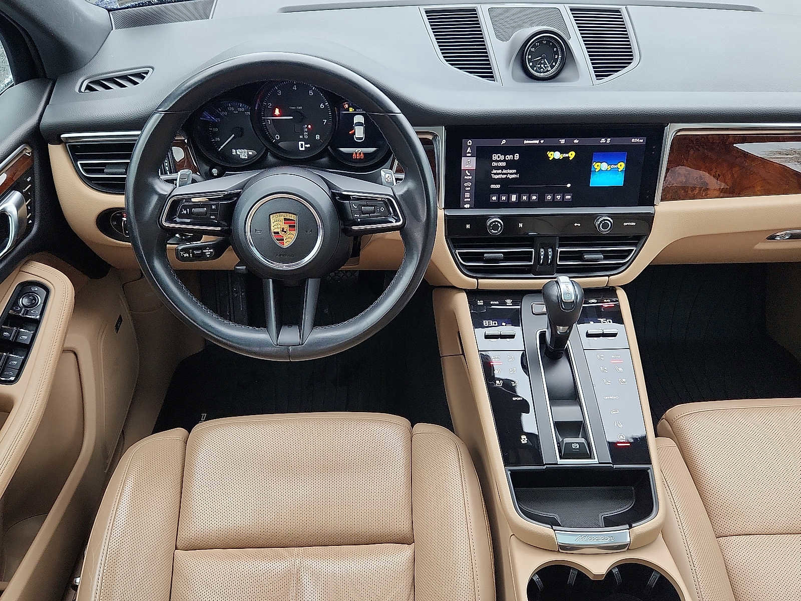 Used 2023 Porsche Macan AWD/4WD image 11
