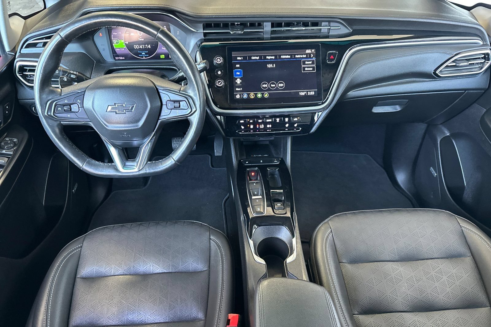 Used 2023 Chevrolet Bolt LT w/ Infotainment Package FWD image 13
