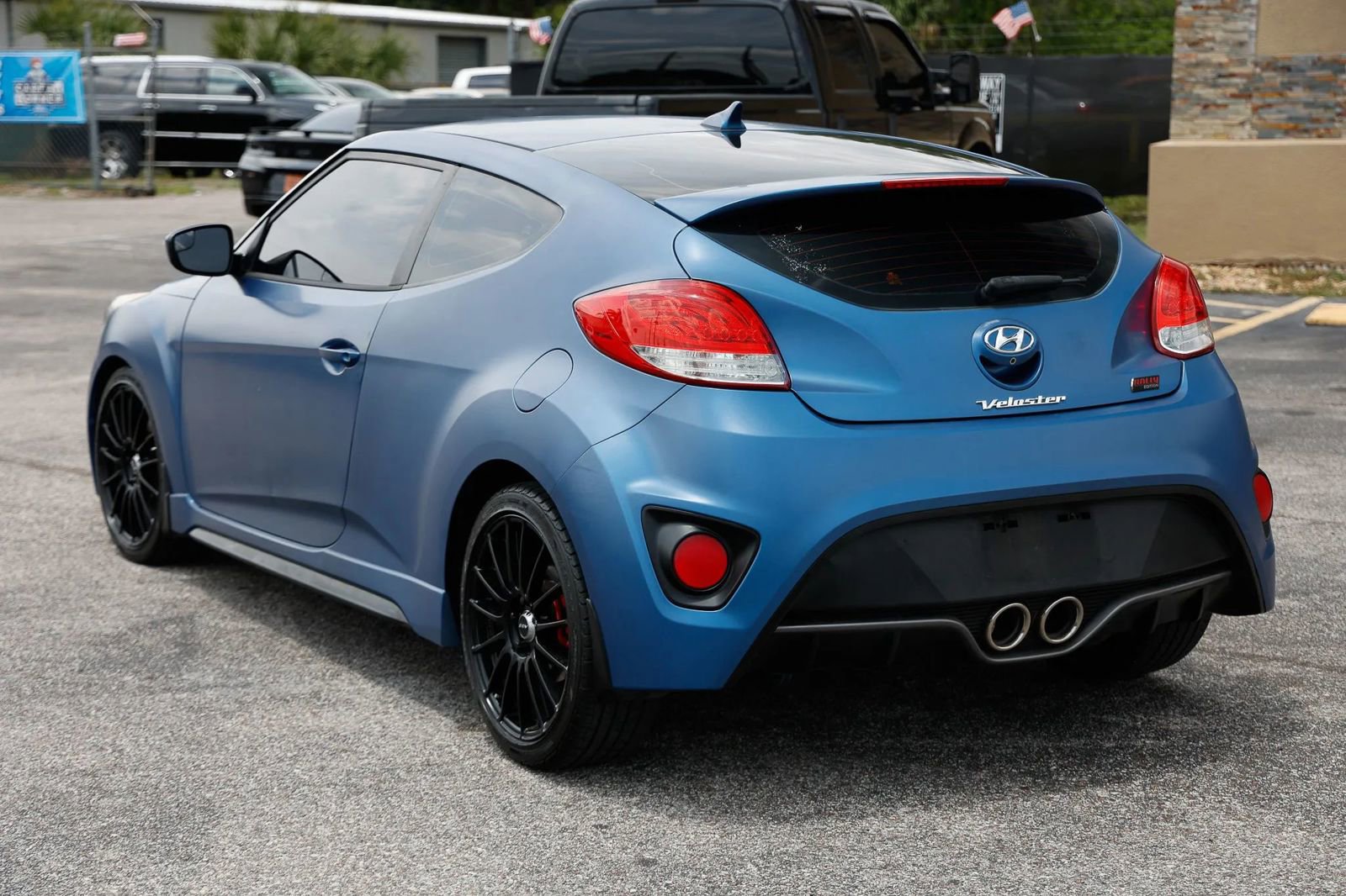 Used 2016 Hyundai Veloster Rally Edition FWD image 4