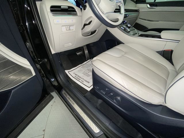 Used 2023 Hyundai Palisade Calligraphy image 12