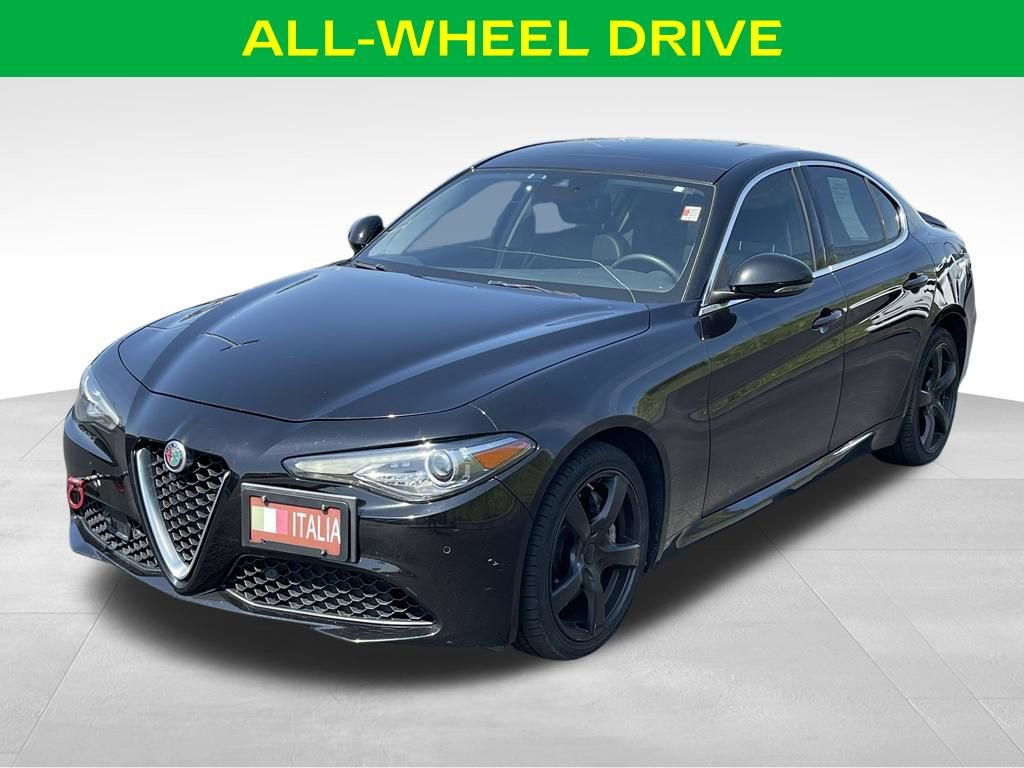 Used 2019 Alfa Romeo Giulia Ti AWD/4WD image 3