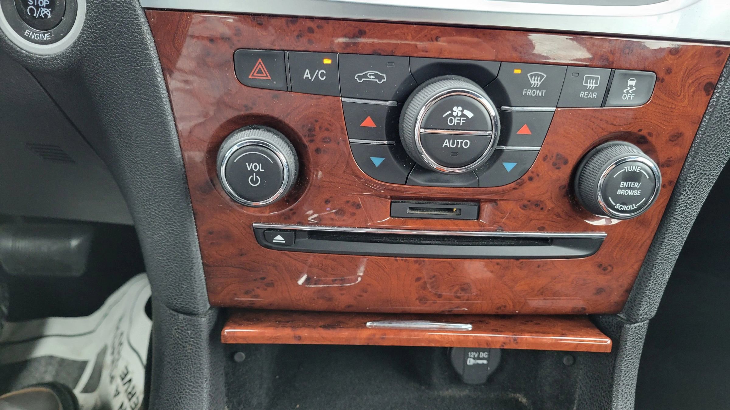 Used 2013 Chrysler 300 image 12