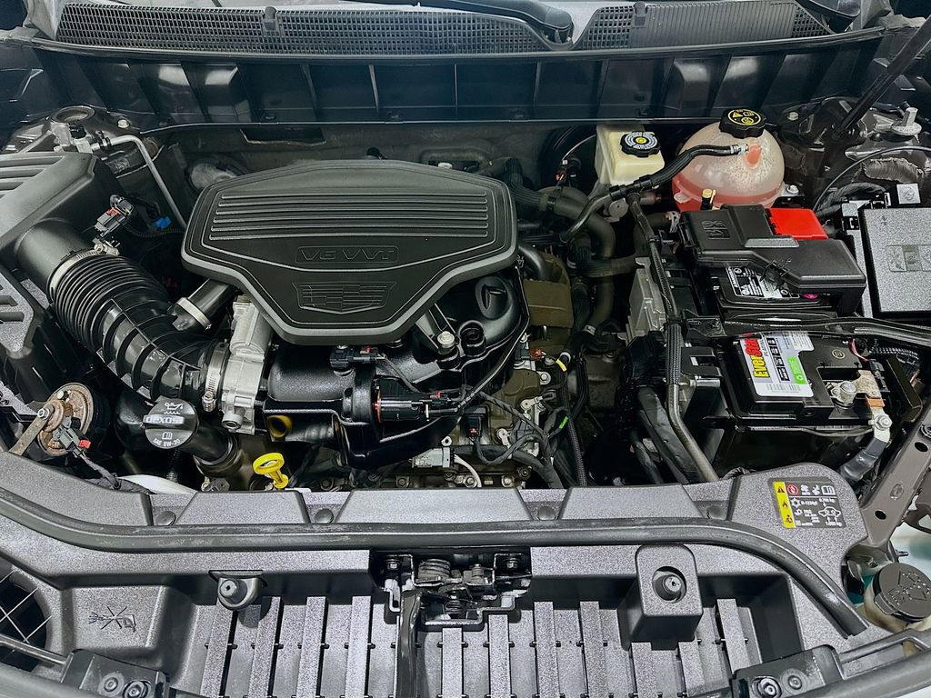 Used 2018 Cadillac XT5 Luxury w/ Driver Awareness Package image 32