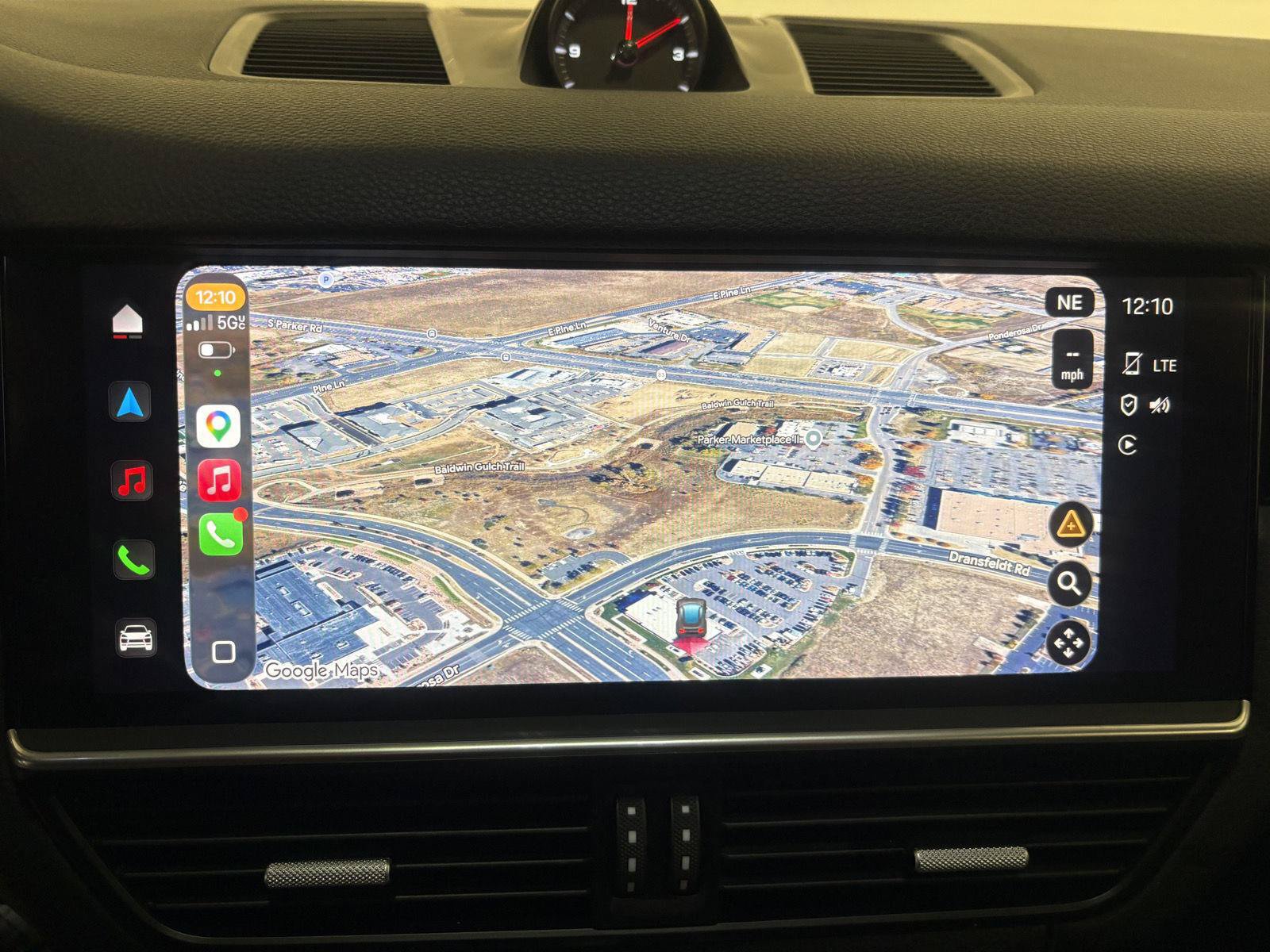 Used 2022 Porsche Cayenne AWD/4WD image 24