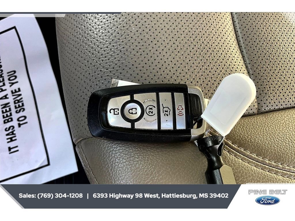 Used 2020 Ford Expedition Max XLT w/ Equipment Group 202A image 9