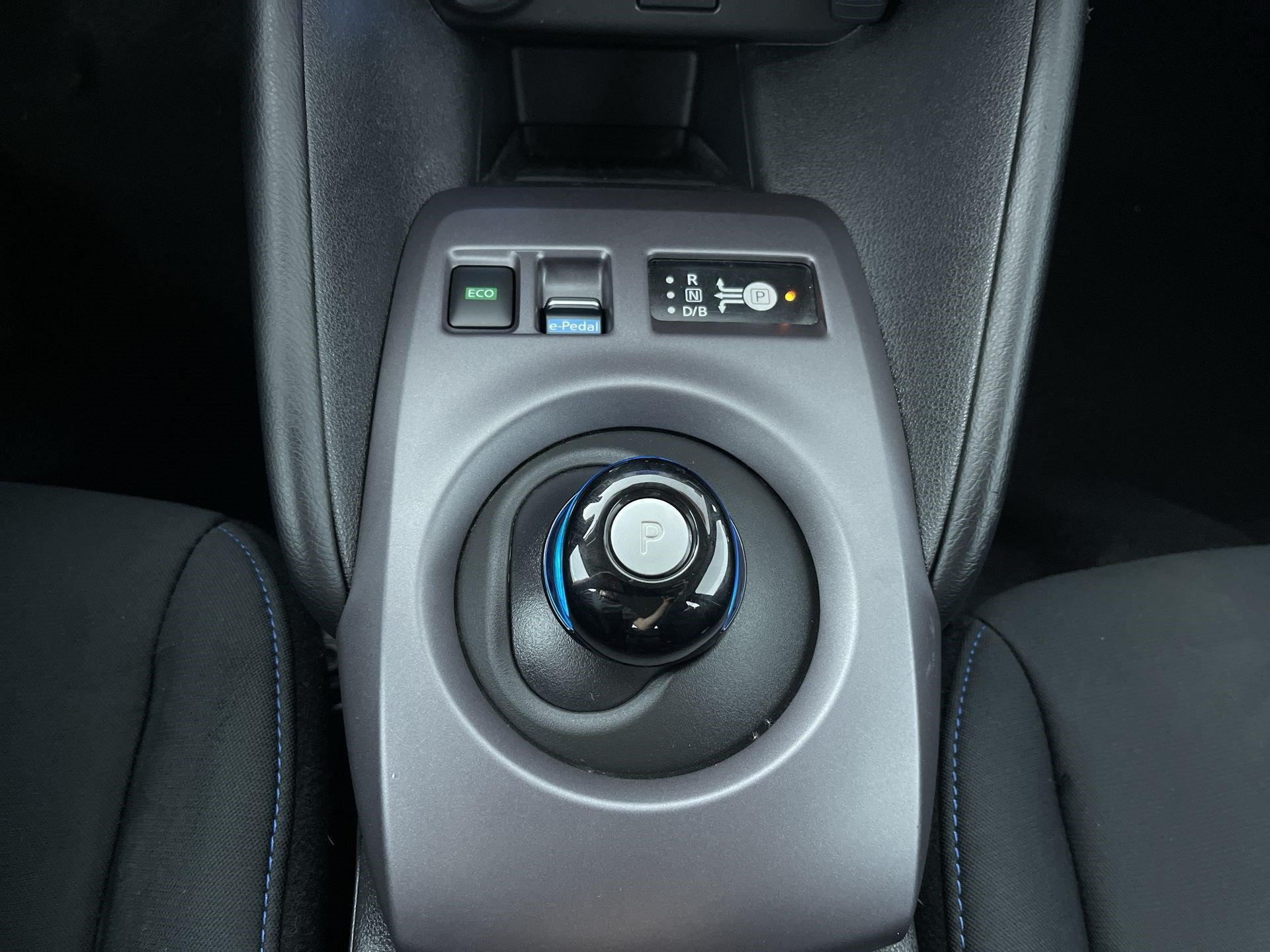Certified 2025 Nissan Leaf S FWD image 19
