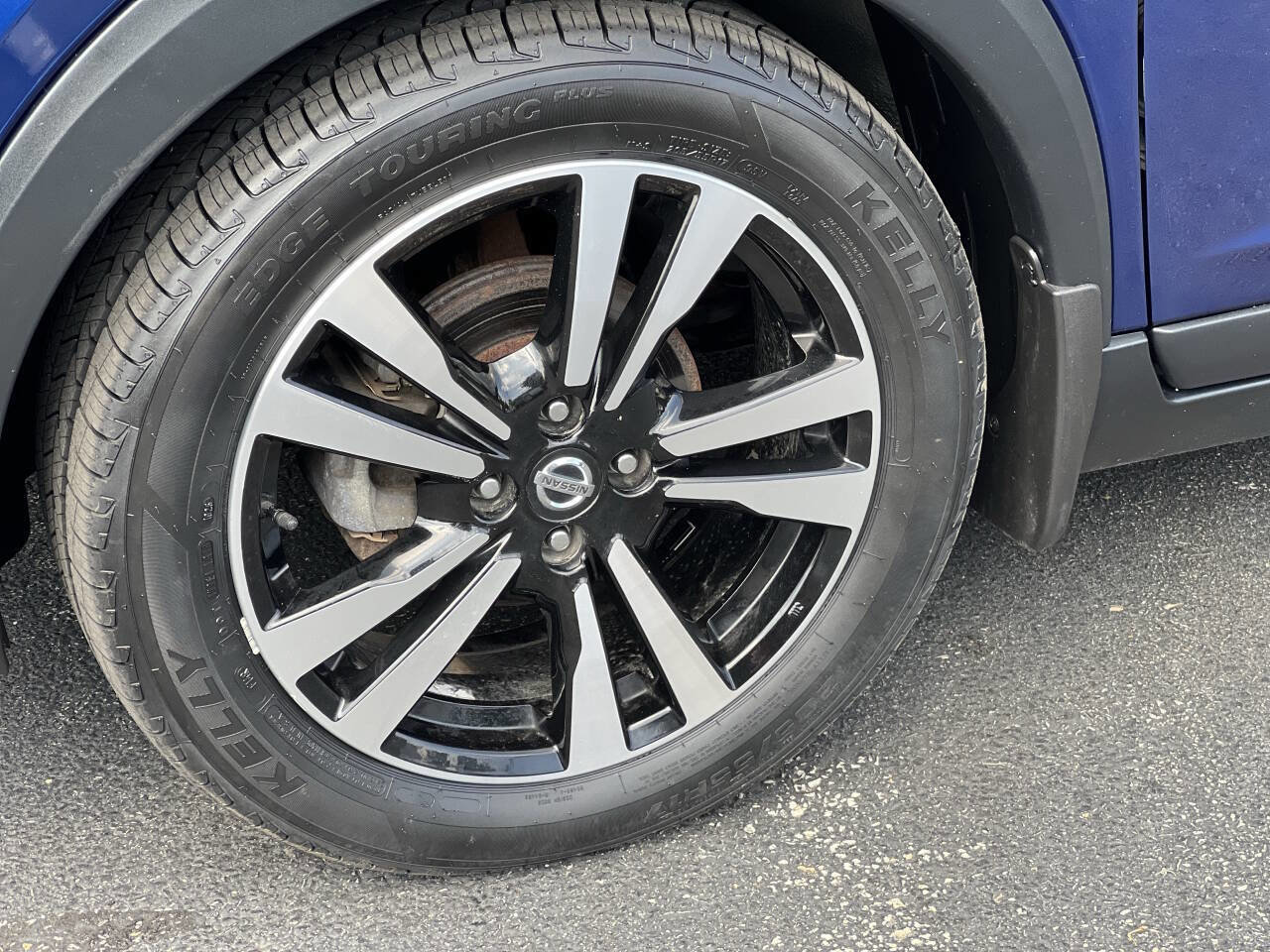 Used 2019 Nissan Kicks SR w/ SR Premium Package image 9