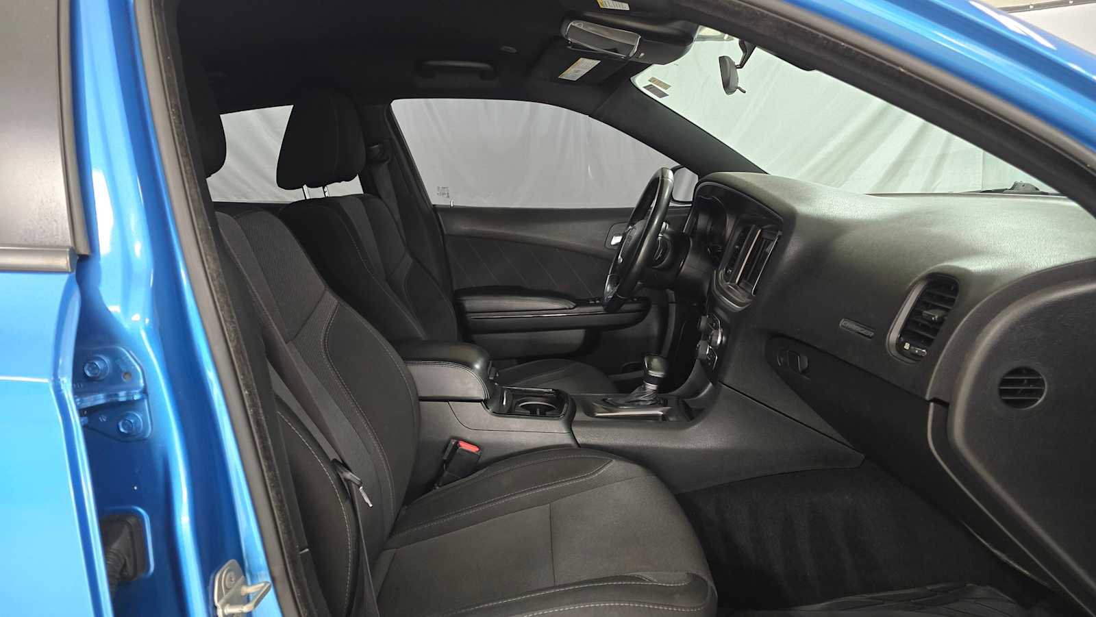 Used 2019 Dodge Charger SXT w/ Blacktop Package image 10