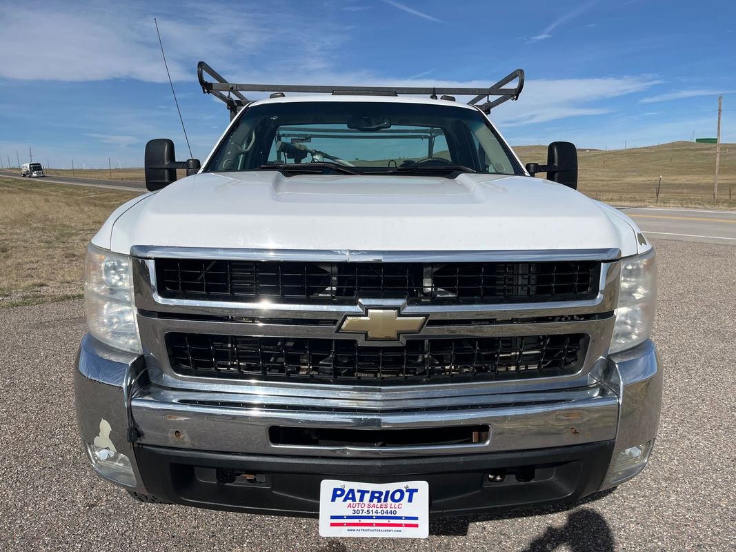 Used 2009 Chevrolet Silverado 3500 LT w/ Exterior Plus Package AWD/4WD image 8