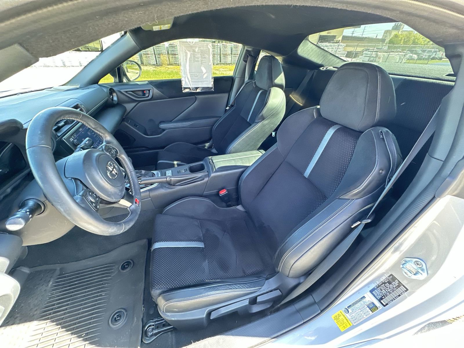 Used 2022 Toyota GR86 Premium w/ ALL Weather Mat Package (TMS) RWD image 17