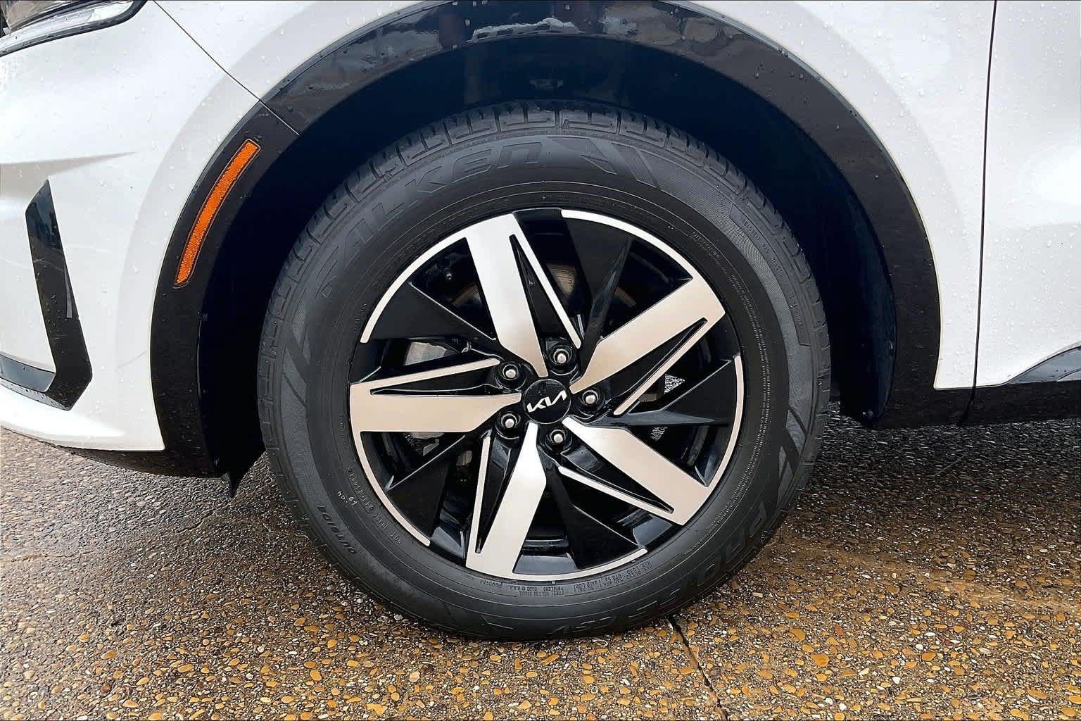 Used 2023 Kia Sorento S FWD image 7