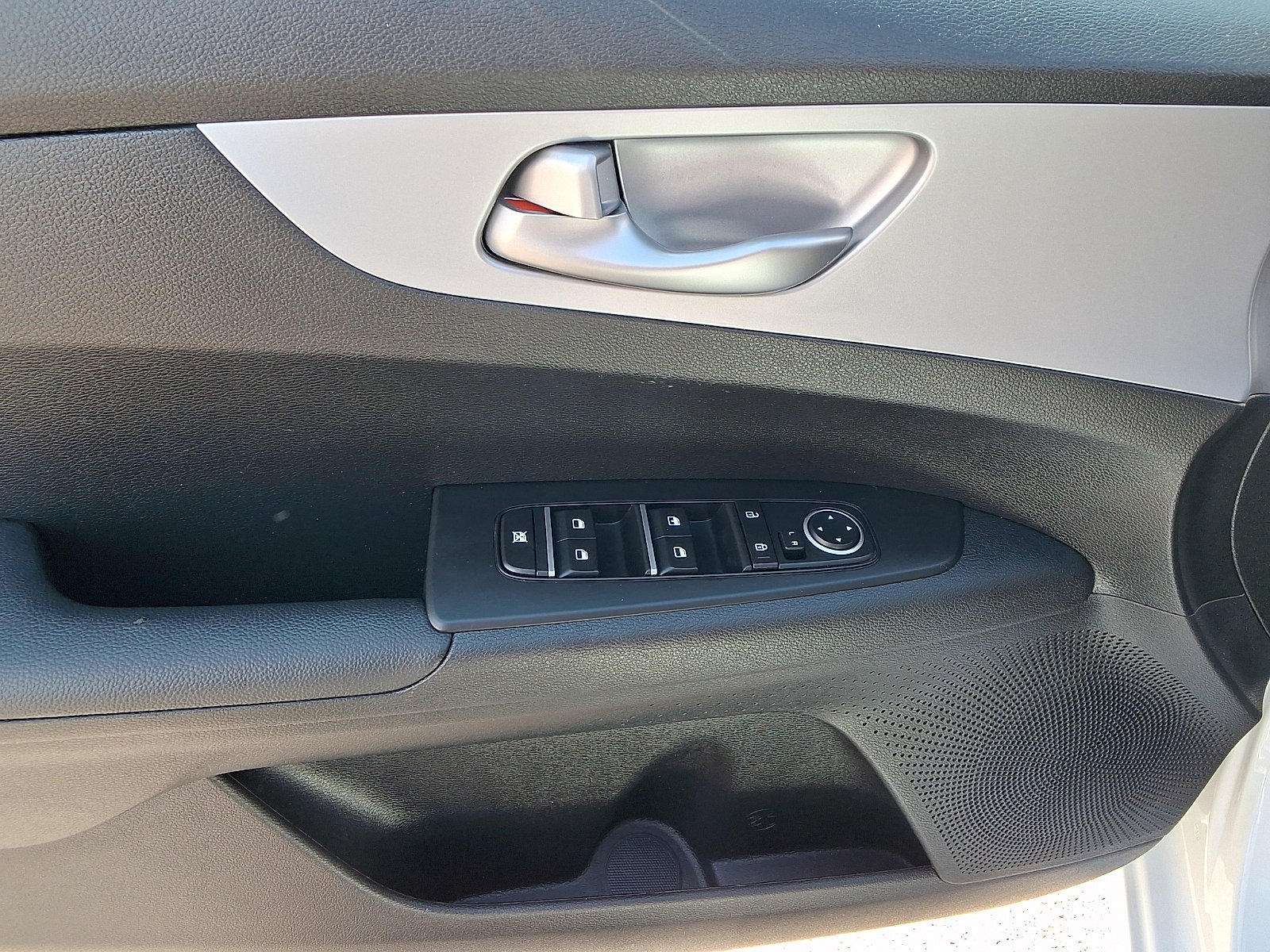 Used 2023 Kia Forte LXS FWD image 12