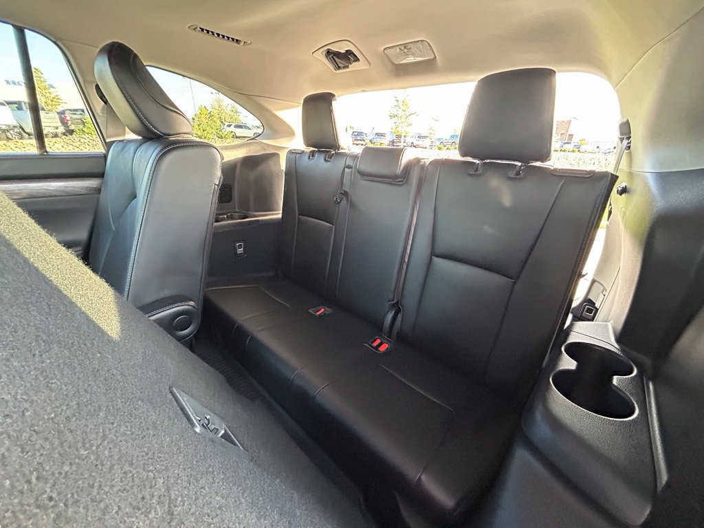 Used 2022 Toyota Highlander Platinum AWD/4WD image 28