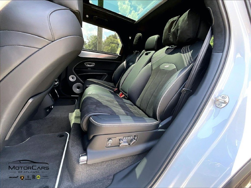 Used 2025 Bentley Bentayga AWD/4WD image 22