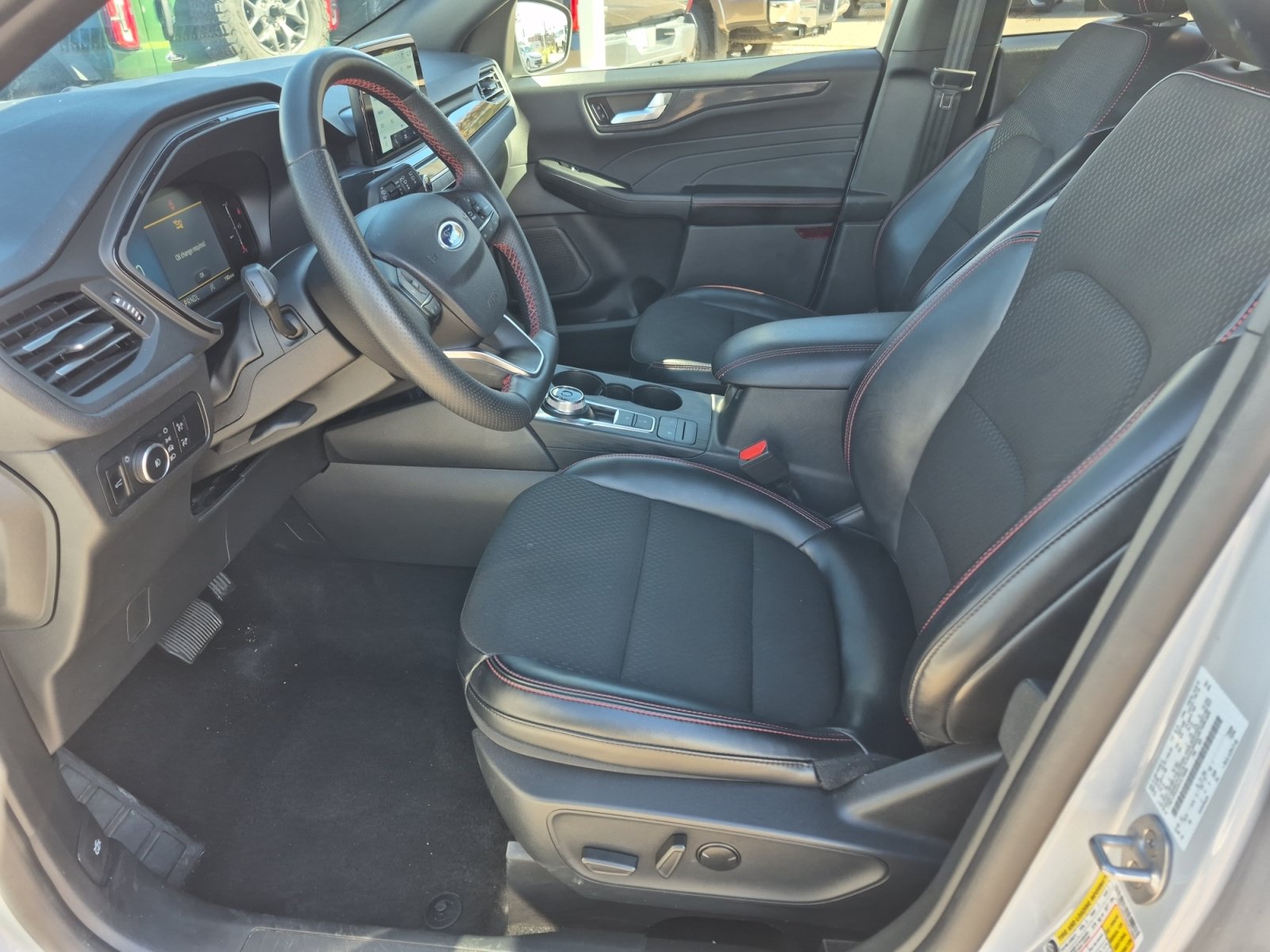 Used 2025 Ford Escape ST-Line Select AWD/4WD image 17