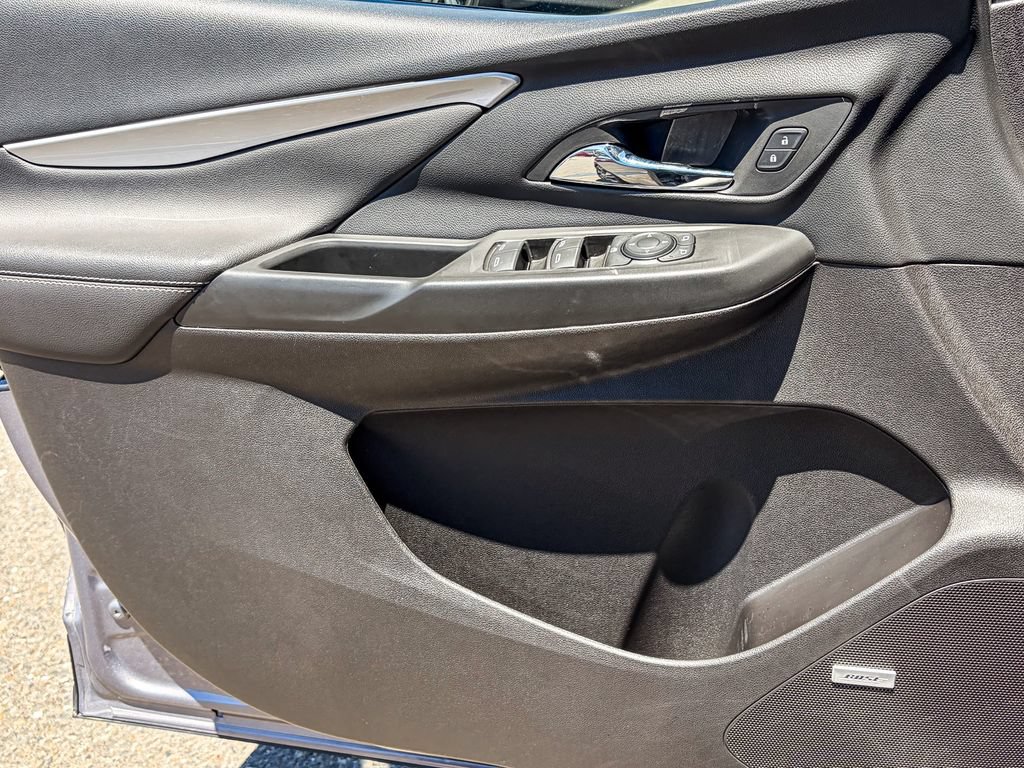 Used 2023 Chevrolet Bolt LT w/ Infotainment Package FWD image 38