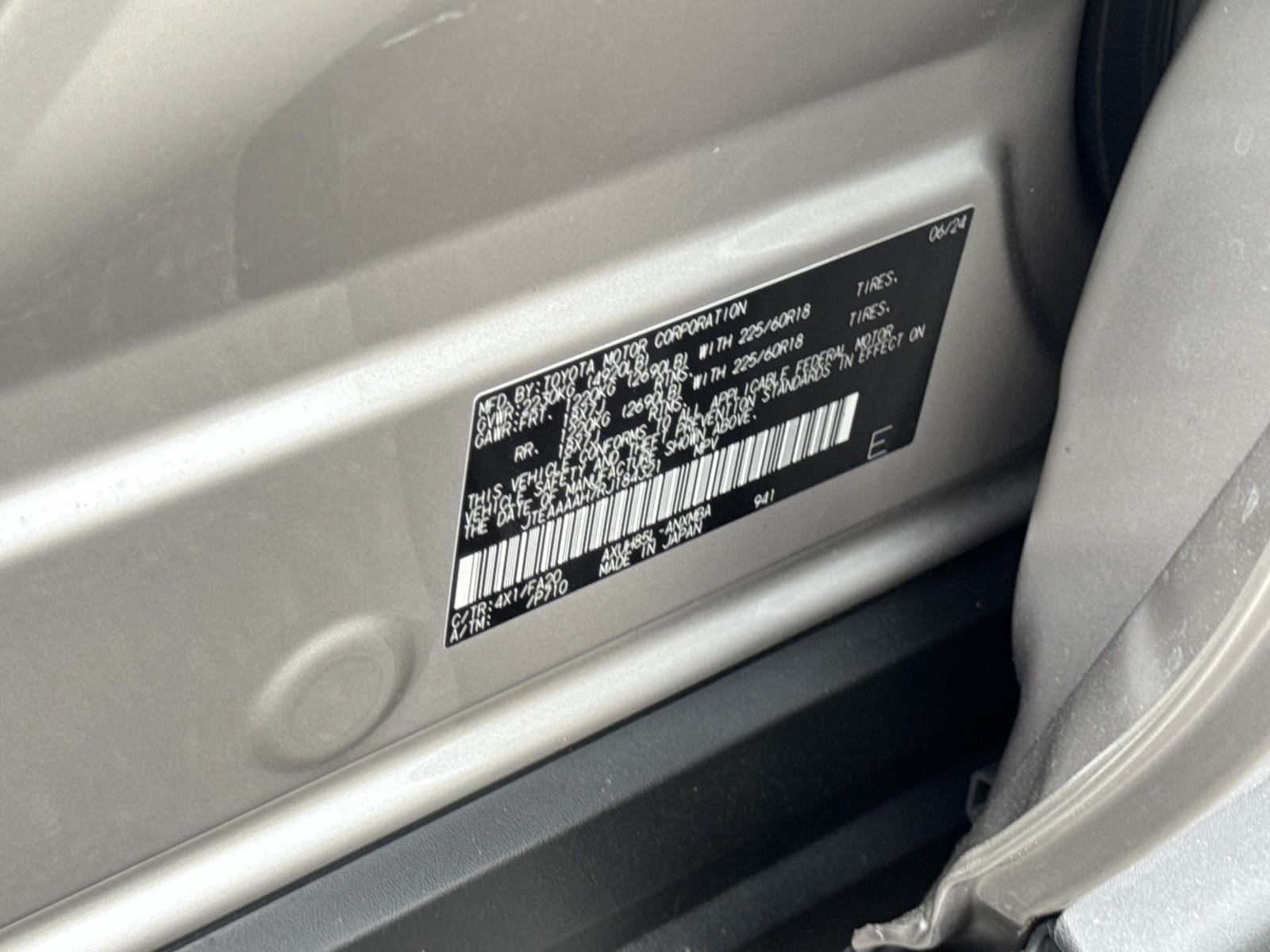 Used 2024 Toyota Venza LE image 30