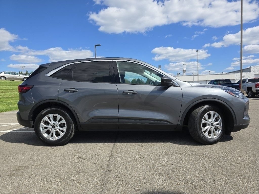 Used 2023 Ford Escape Active w/ Cold Weather Package FWD image 16