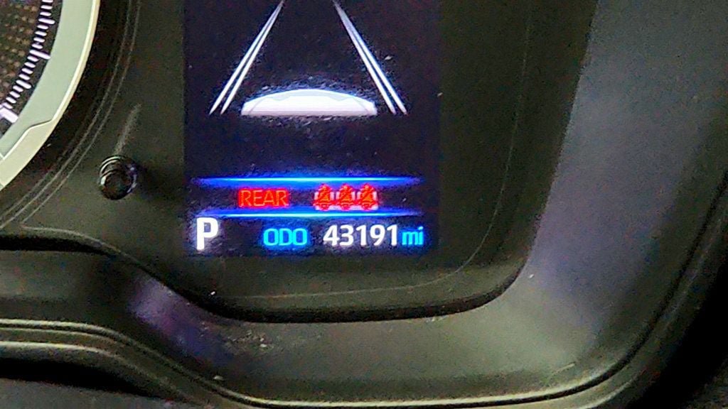 Used 2022 Toyota Corolla LE FWD image 15