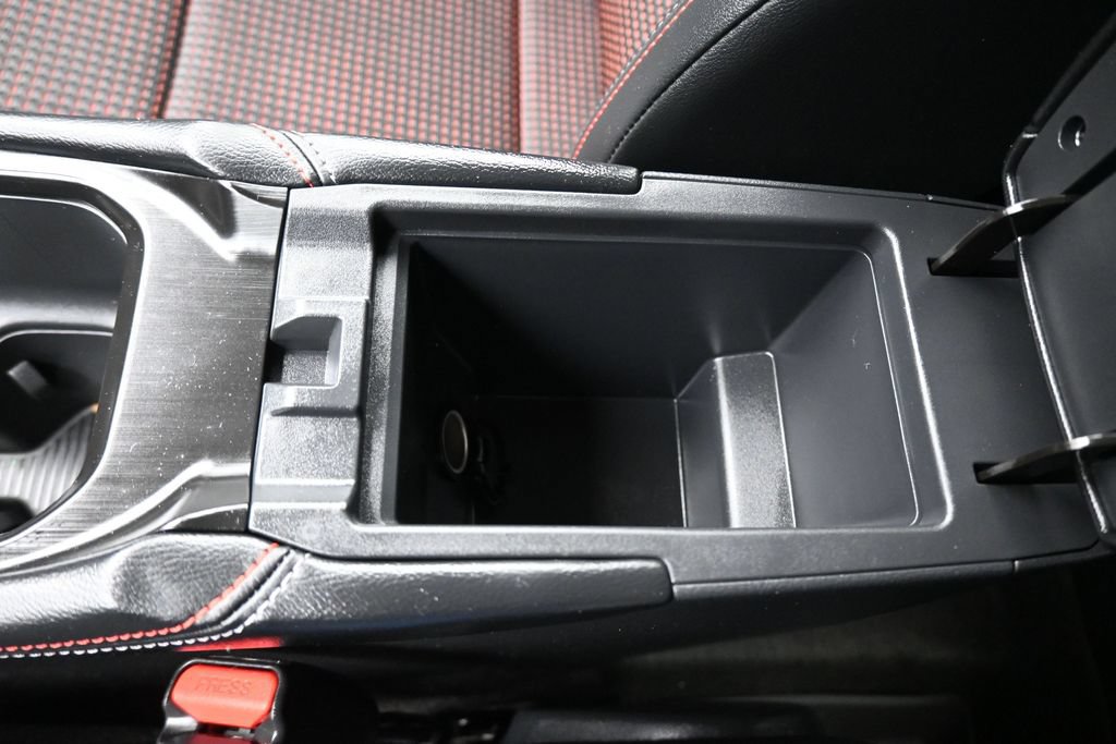 Used 2025 Nissan Kicks SR FWD image 23