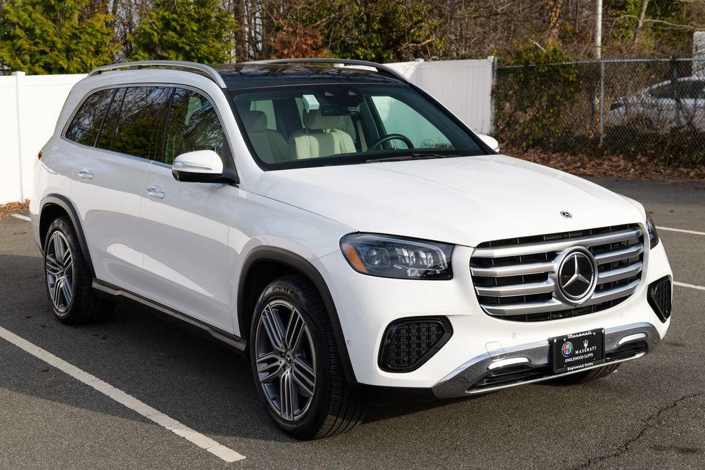 Used 2025 Mercedes-Benz GLS 450 4MATIC image 9