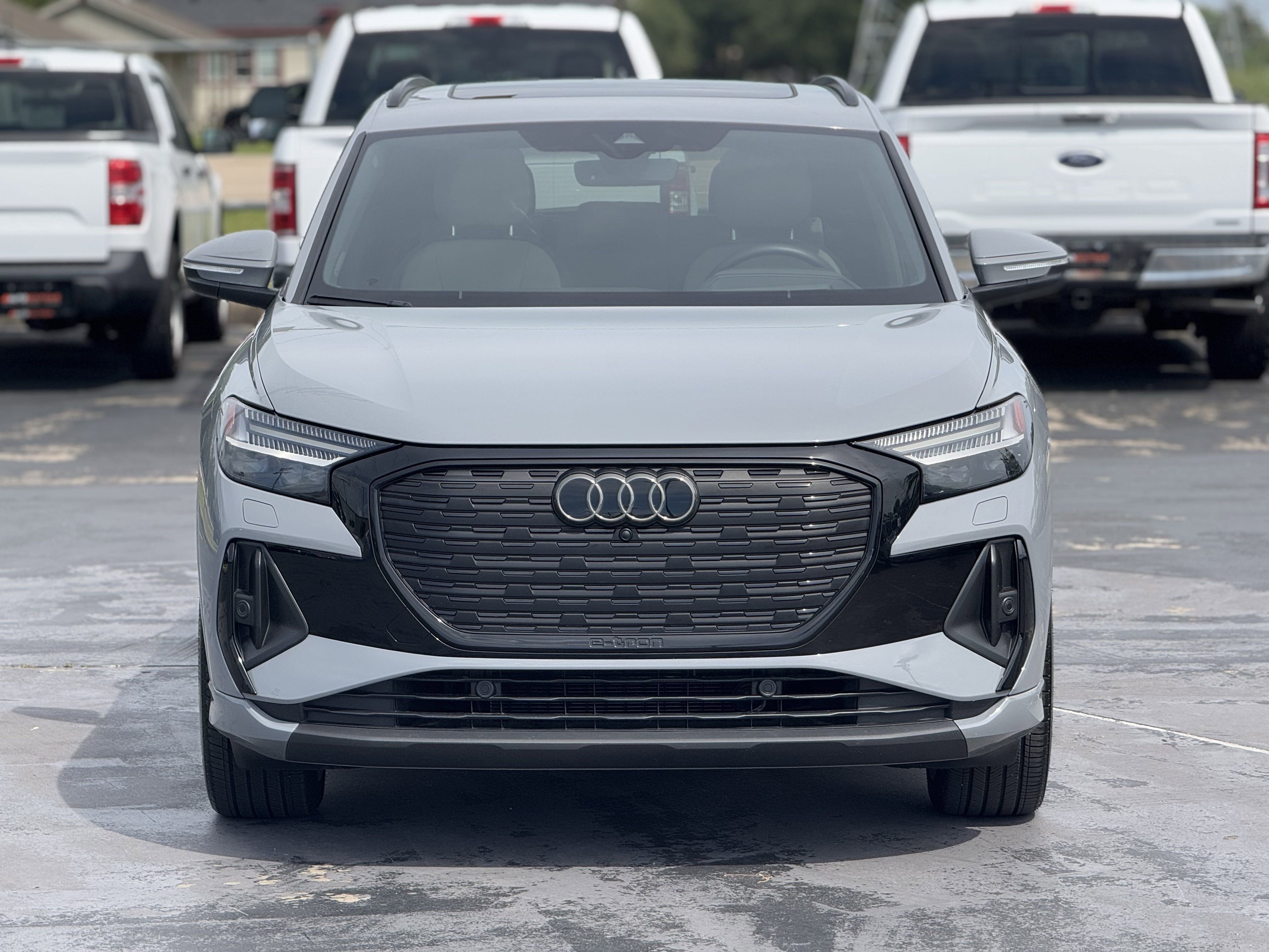 Used 2025 Audi Q4 e-tron Prestige image 5