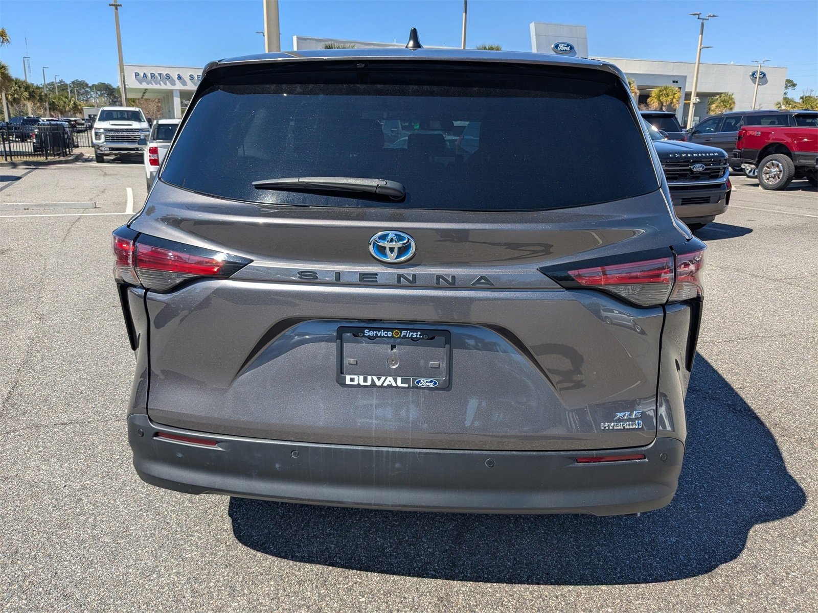 Used 2022 Toyota Sienna XLE image 5