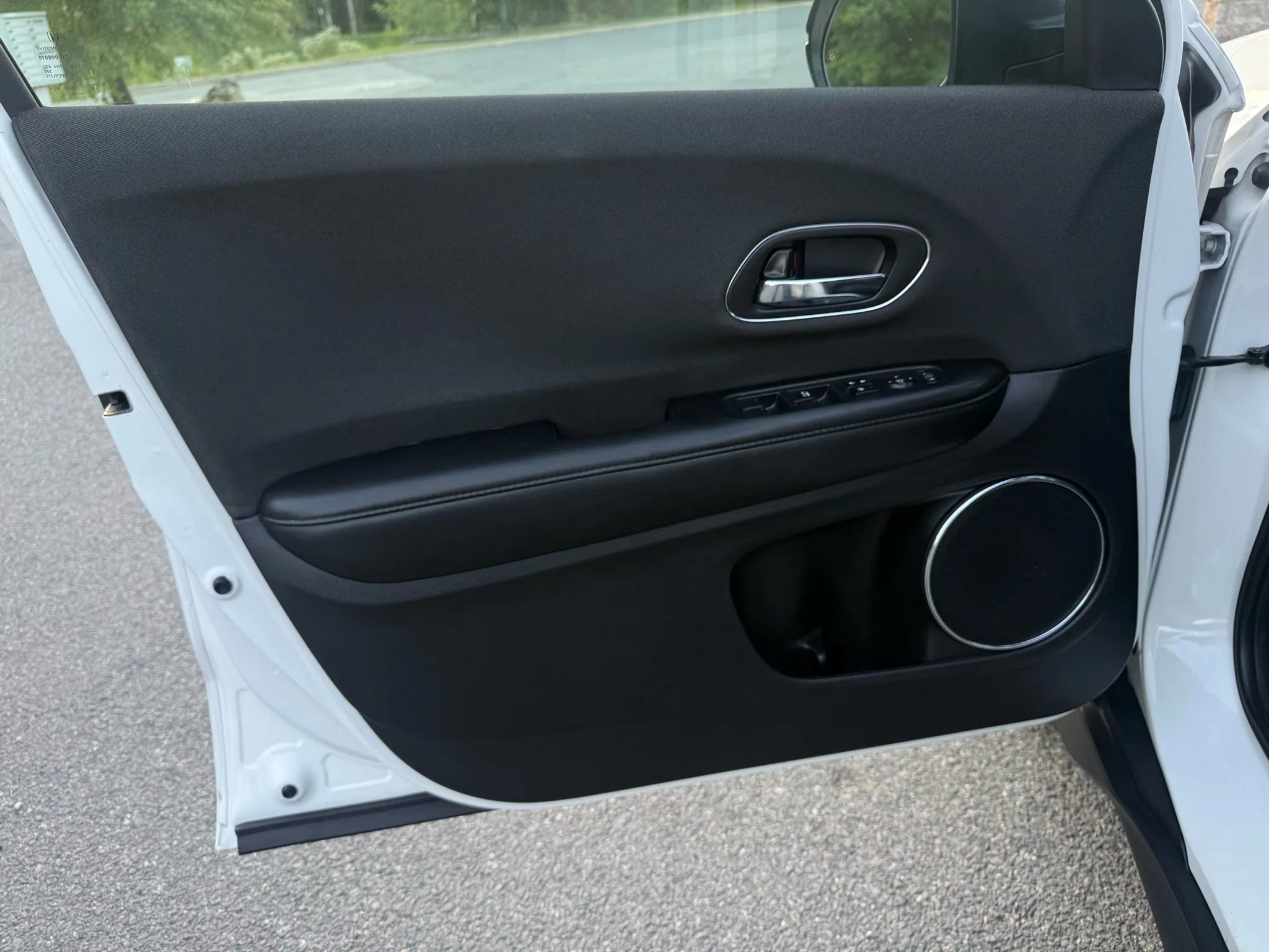 Used 2022 Honda HR-V EX image 16