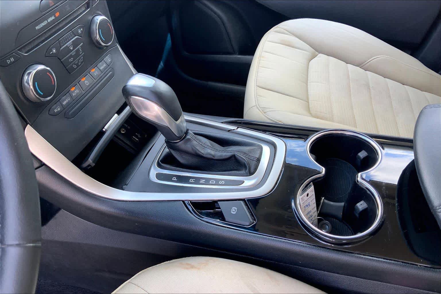 Used 2015 Ford Edge SEL FWD image 16