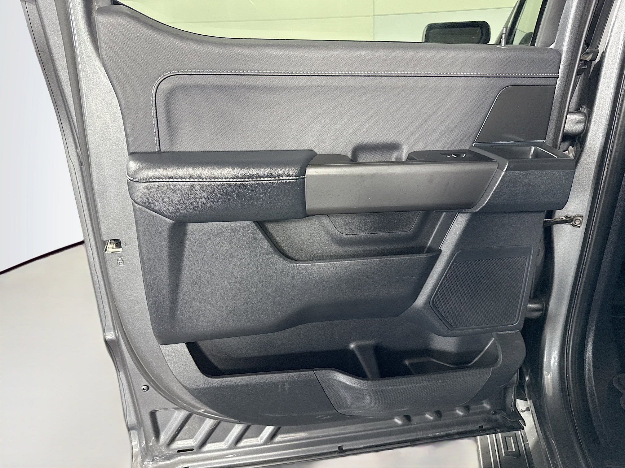 Used 2024 Ford F150 XLT w/ XLT Black Appearance Package image 25