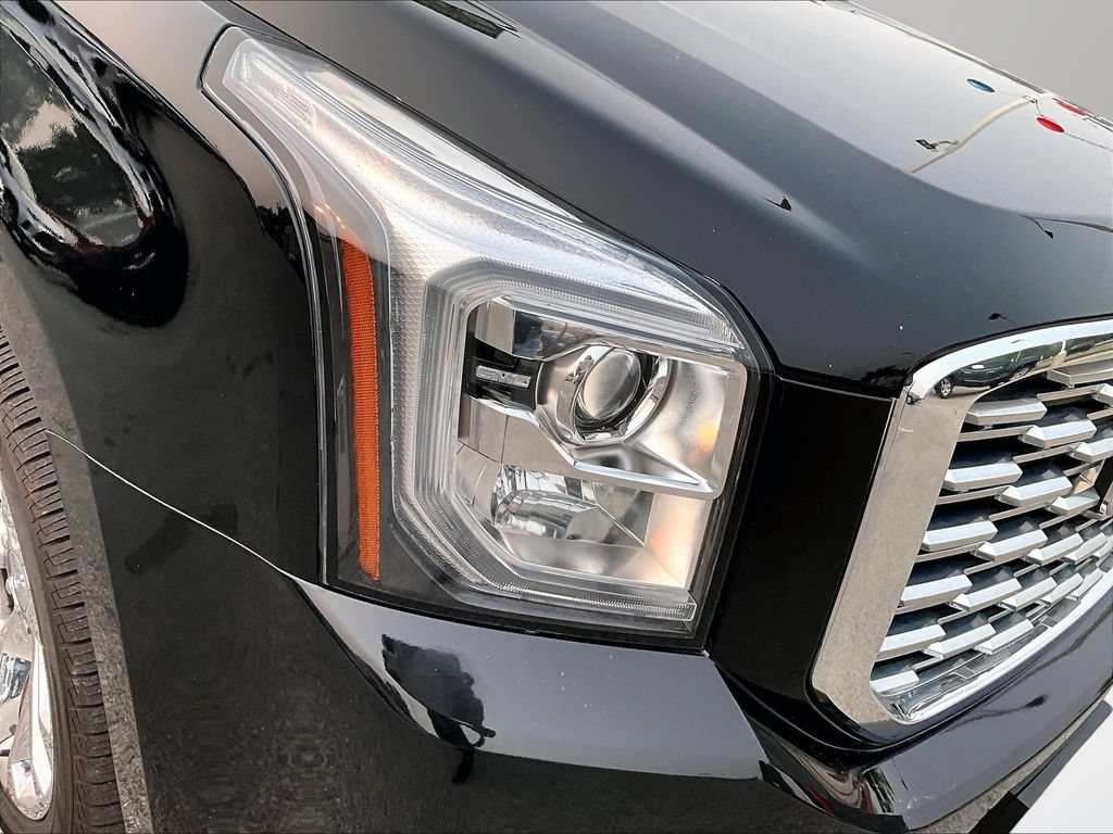 Used 2020 GMC Yukon XL Denali w/ Denali Ultimate Package AWD/4WD image 31