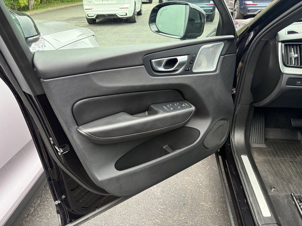 Certified 2024 Volvo XC60 T8 Ultimate w/ Climate Package AWD/4WD image 16