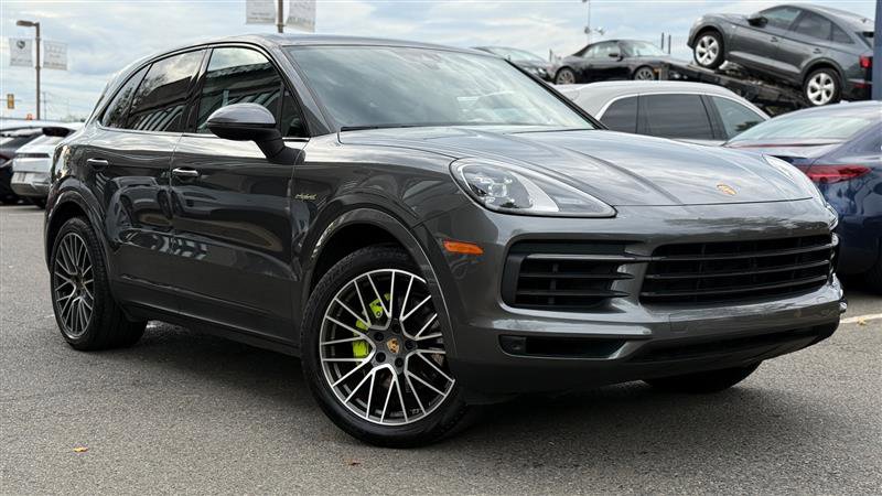 Used 2023 Porsche Cayenne w/ Premium Package image 8