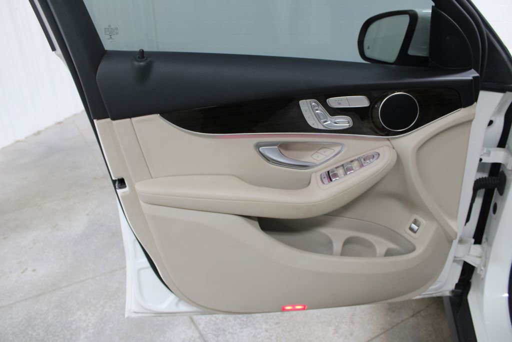 Used 2022 Mercedes-Benz GLC 300 4MATIC image 14