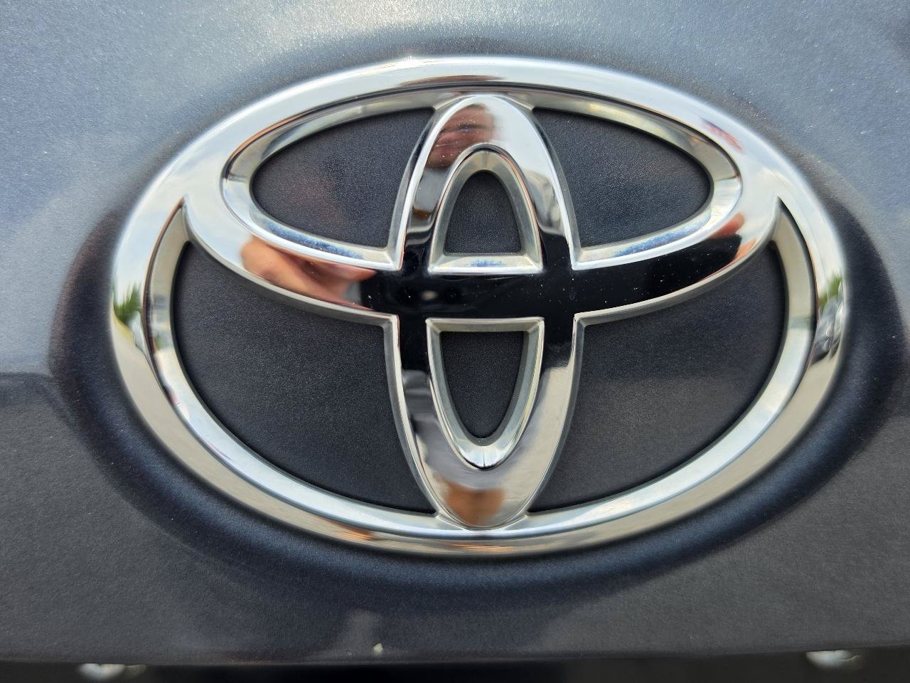 Used 2016 Toyota Corolla LE FWD image 24