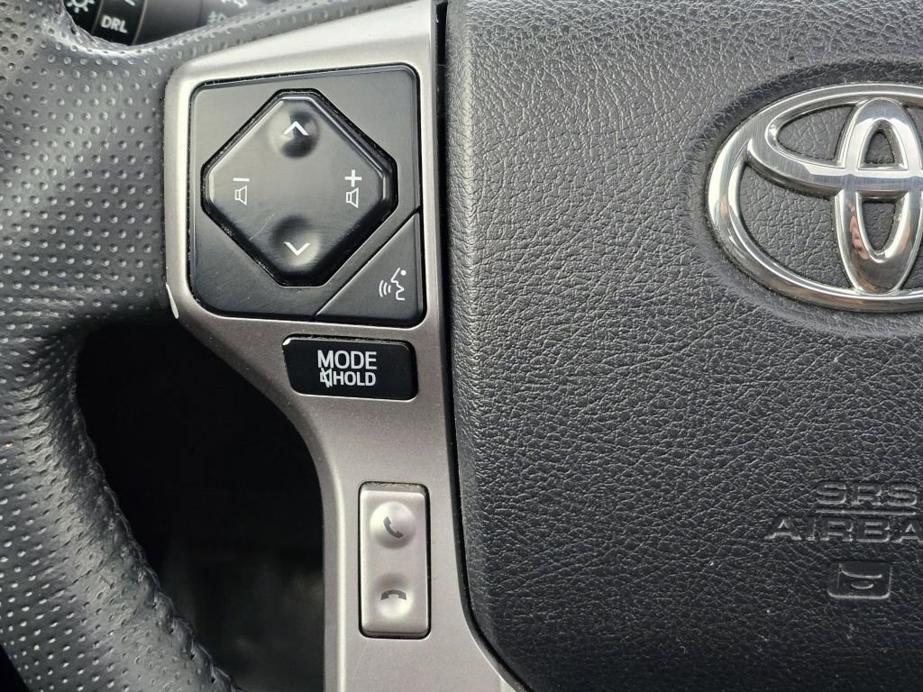 Used 2020 Toyota 4Runner SR5 Premium w/ Moonroof Package AWD/4WD image 17