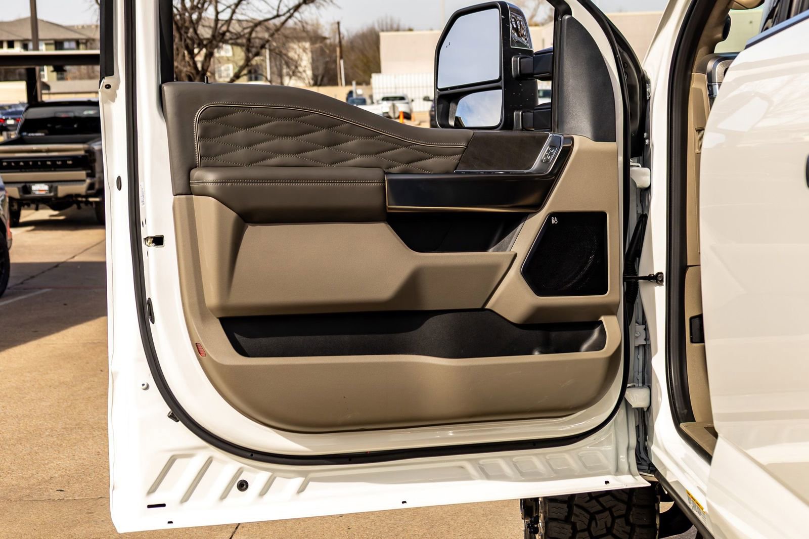 Used 2025 Ford F450 Platinum w/ Platinum Plus Package image 34