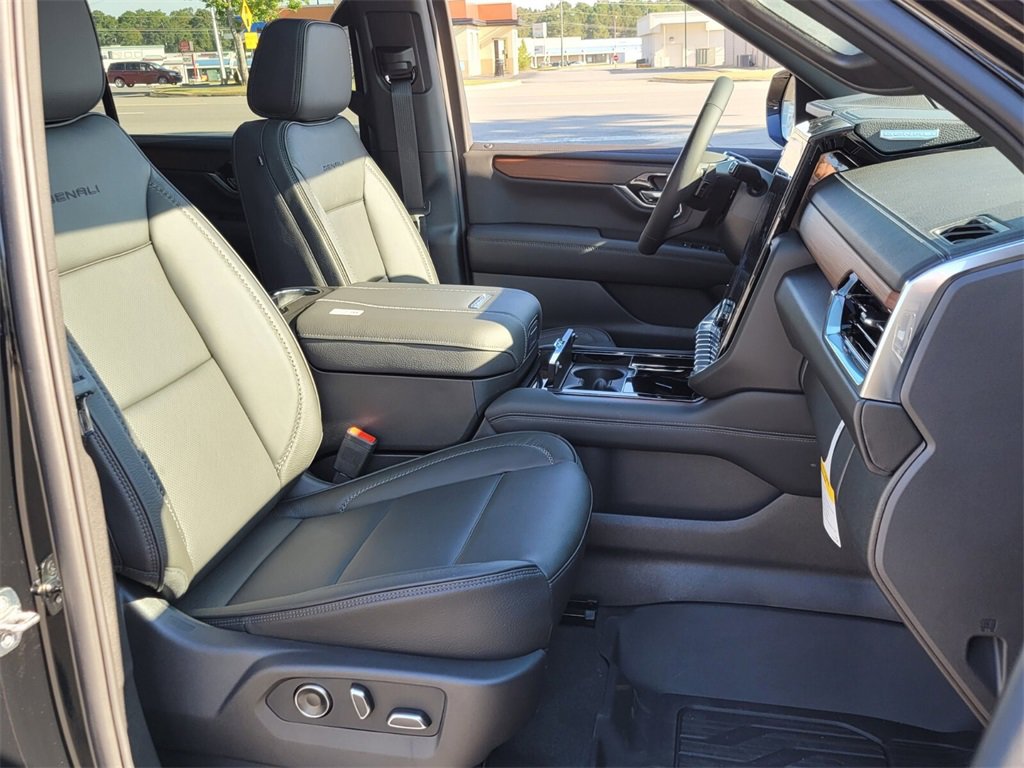 New 2025 GMC Yukon XL Denali w/ Sun & Power Step Package image 15