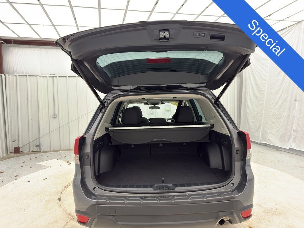 Used 2023 Subaru Forester Premium image 28