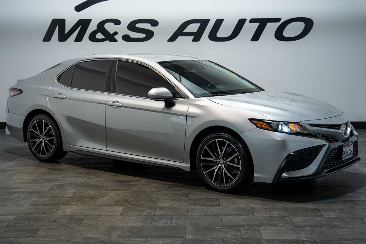 Used 2021 Toyota Camry SE w/ Convenience Package FWD image 20