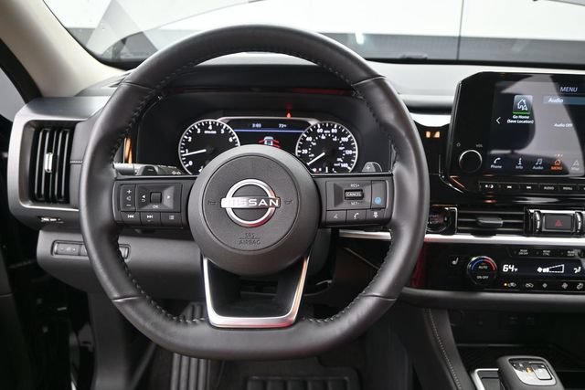 Used 2025 Nissan Pathfinder SL AWD/4WD image 7