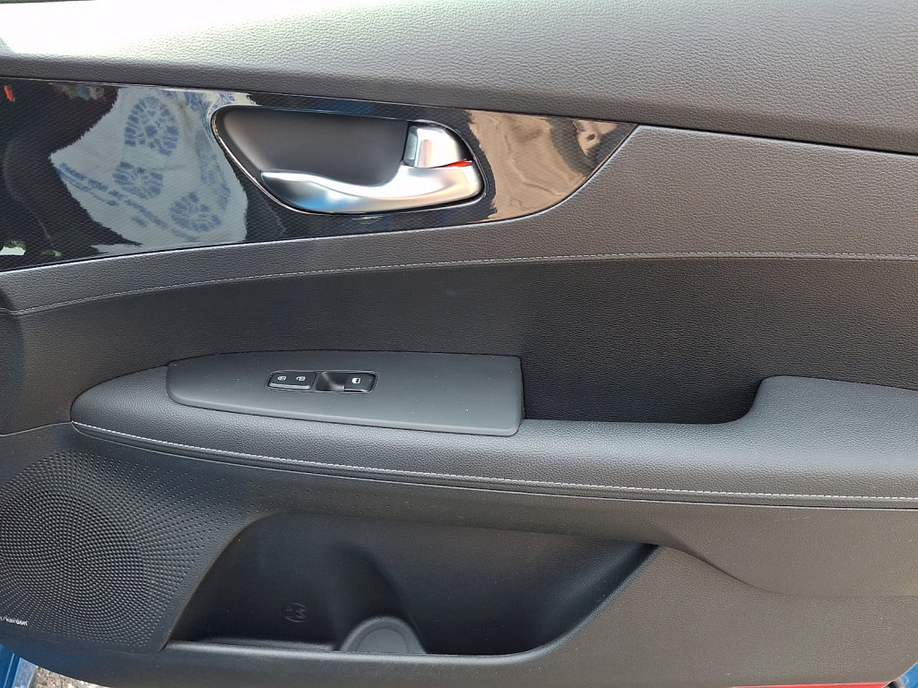 Used 2022 Kia Forte GT-Line w/ GT-Line Premium Package FWD image 10
